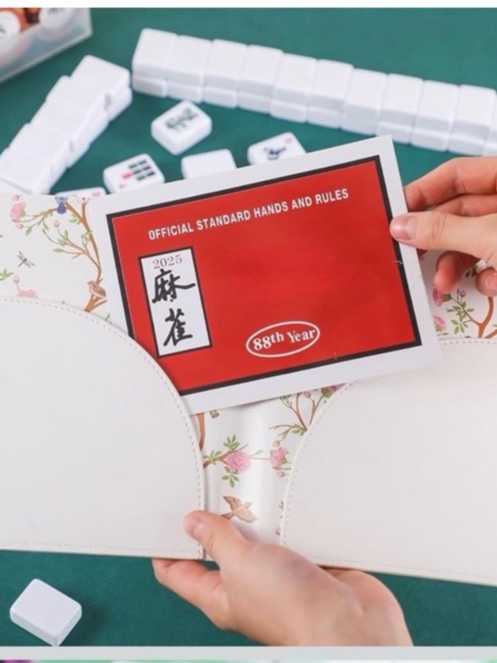 Hand Painted Mahjong Card Folio - Miss Darling - Picture 4 of 4